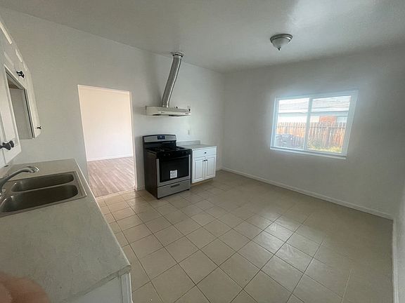 4th image of 3847 N Stewart Ave