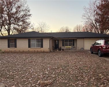 210 Franklin Ave, Lowell, AR, 72745