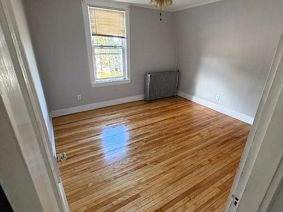 3rd image of 46 Pleasant St #2