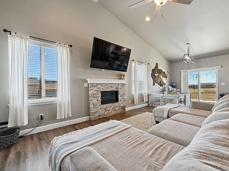 1140 E Dove Creek Dr — Photo 4