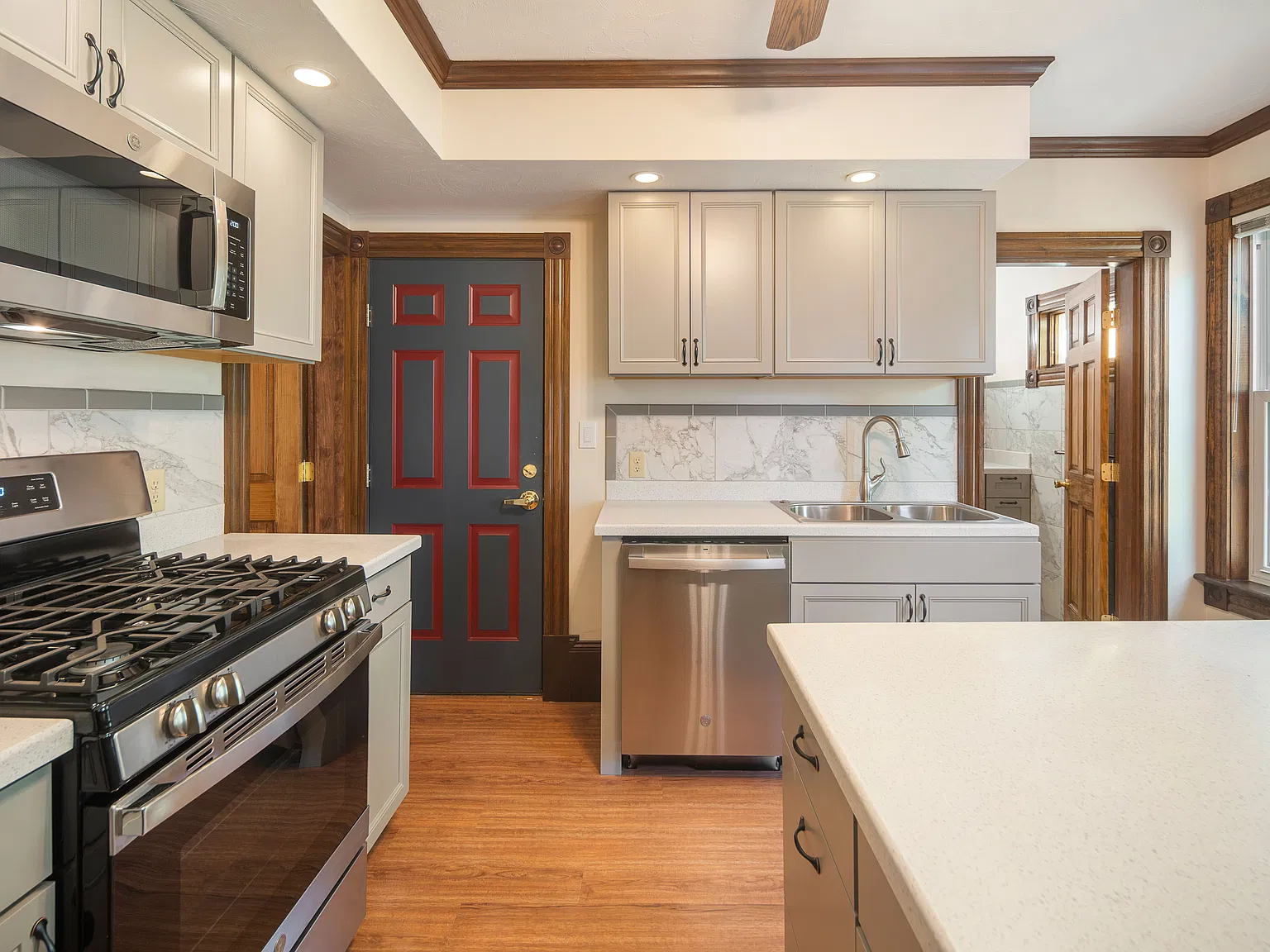 2 bed, 1.5 bath, 1200 sqft, $4,500 — Photo 4