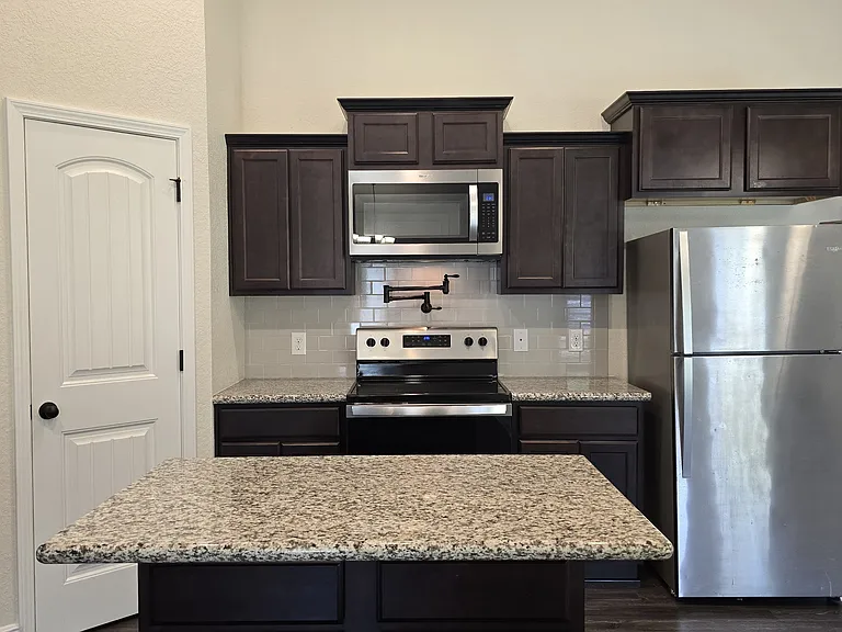5157 Peach Dr — Photo 10