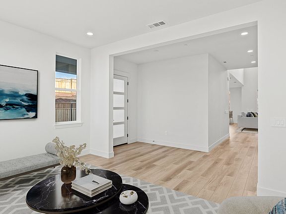 Orchid at Francis Ranch by Trumark Homes I Dublin, CA I Residence 1X I Dining