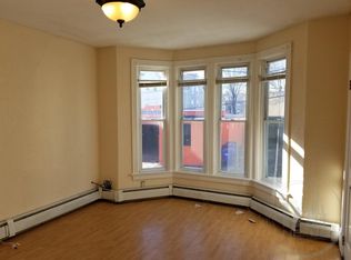 15 Heath St #1, Providence, RI 02909