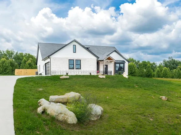 2136 W Dowden Creek Rd, Bloomington, IN 47403