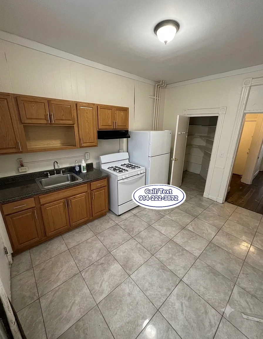 3 bed, $3,000 — Photo 1