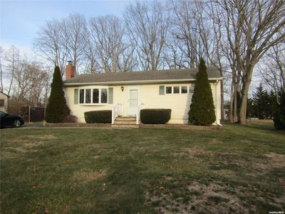 35 Commonwealth Avenue, Lake Grove, NY, 11755
