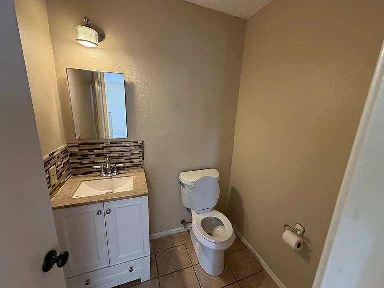 7710 Heathridge — Photo 6