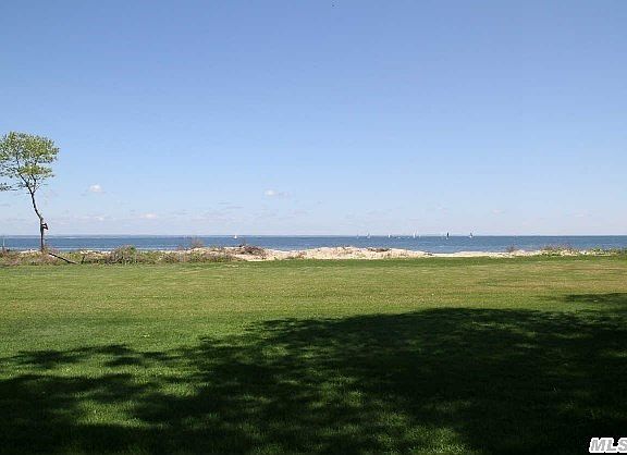 4th image of 46 Fiddlers Green Dr