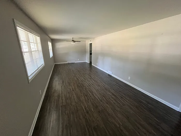 3 bed, 1.5 bath, 1243 sqft, $1,395 — Photo 2