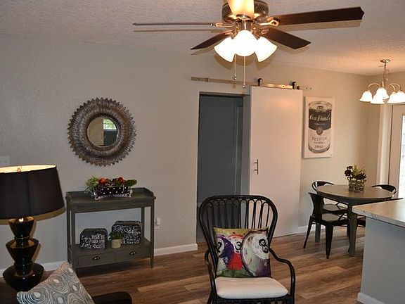 4th image of 121 Eastway Dr