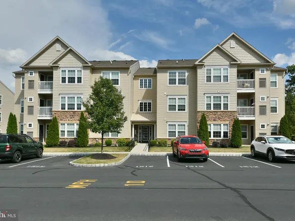 1512 Moore St #104, Bristol, PA 19007