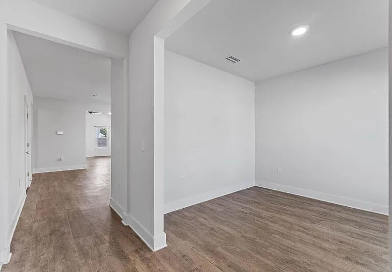 5857 Danbury Blvd — Photo 4