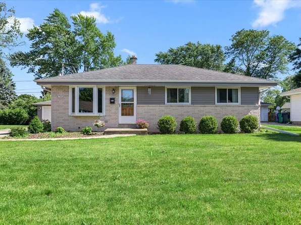 N90W17493 St Thomas DRIVE, Menomonee Falls, WI 53051
