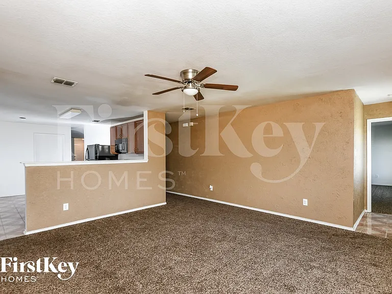 1317 Castle Ridge Rd — Photo 4