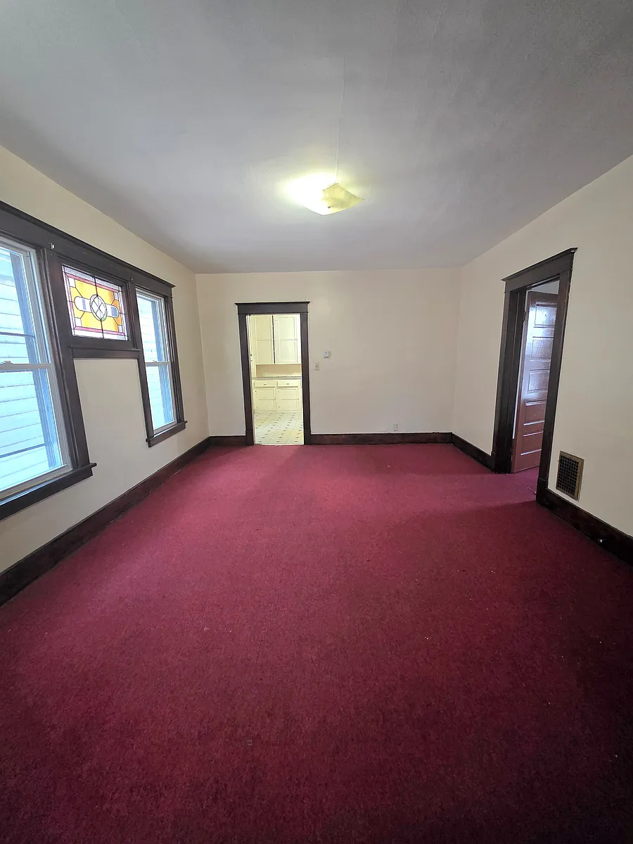Building Photo - 110 Briscoe Ave #2