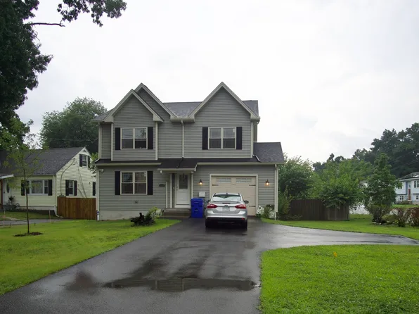 1289 Bay St, Springfield, MA 01109