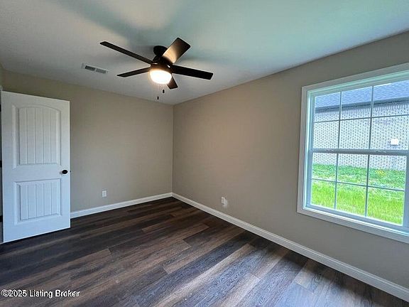 4th image of 106 New Orleans Ct