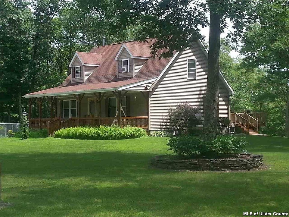 1st image of 40 Gray Ln