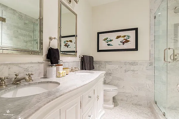 Rented by Dixon Advisory USA Inc. | media 42