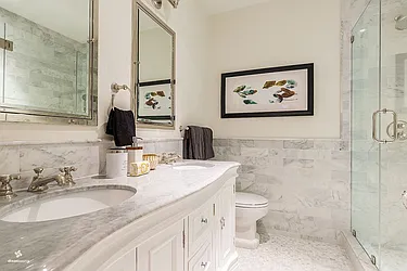 Rented by Dixon Advisory USA Inc.