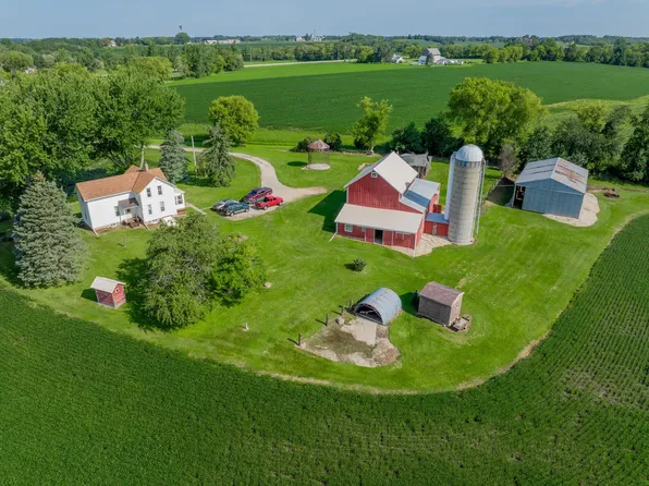 W9575 Cigelske Rd, Beaver Dam, WI 53916