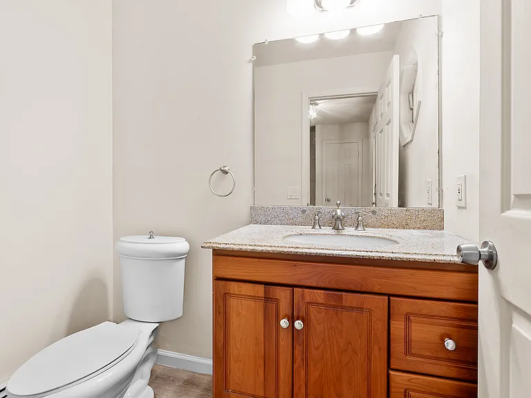 607 Grove St — Photo 21