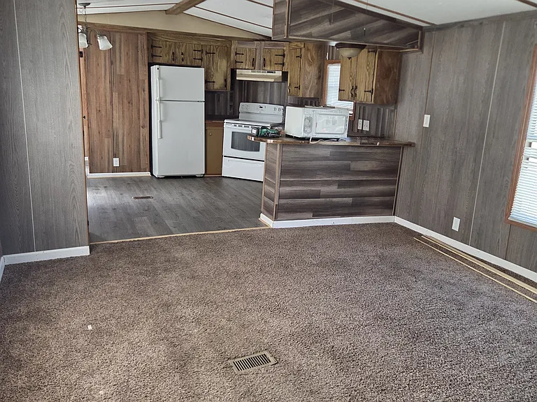 291 Cougar Dr — Photo 1