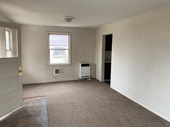 3rd image of 37129 Superior Ave
