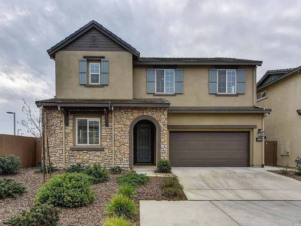 4138 Hydo Lake Way