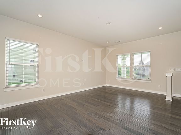5th image of 9601 Colton Rd