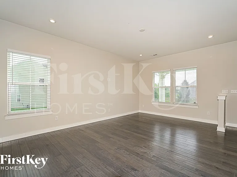 9601 Colton Rd — Photo 5
