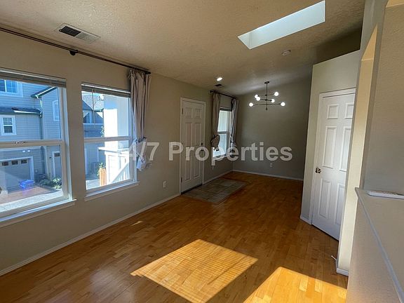 4th image of 1518A NE 64th Ave