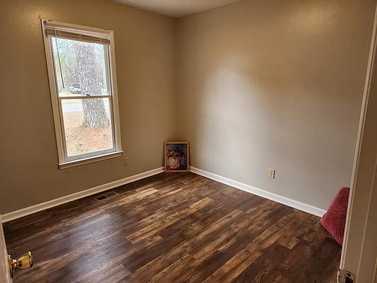 198 Berwick Dr — Photo 8