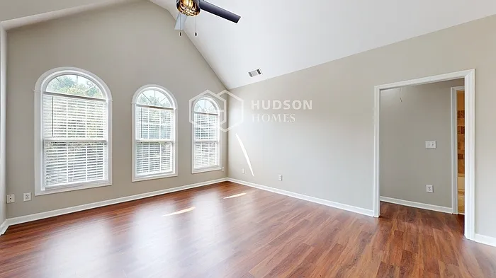 4 bed, 3.0 bath, 2097 sqft, $2,610 — Photo 4
