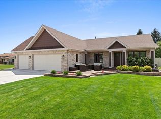 16720 Old Barn Ct, Tinley Park, IL