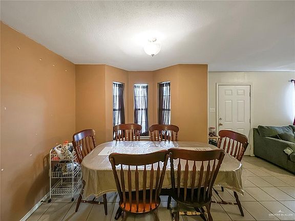 3rd image of 2701 Kellie Dr