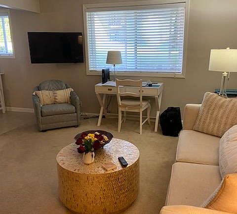 5th image of 3608 Lakeshore Dr APT B4