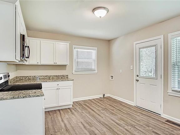 4th image of 2336 Polar Rock Ave SW