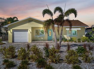 17404 2nd St E, Redington Shores, FL 33708