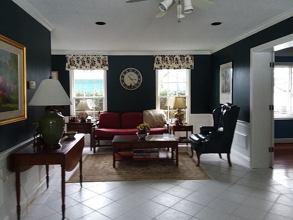 4th image of 25 Georgetown Dr