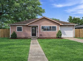 2110 7th St, Port Neches, TX 77651