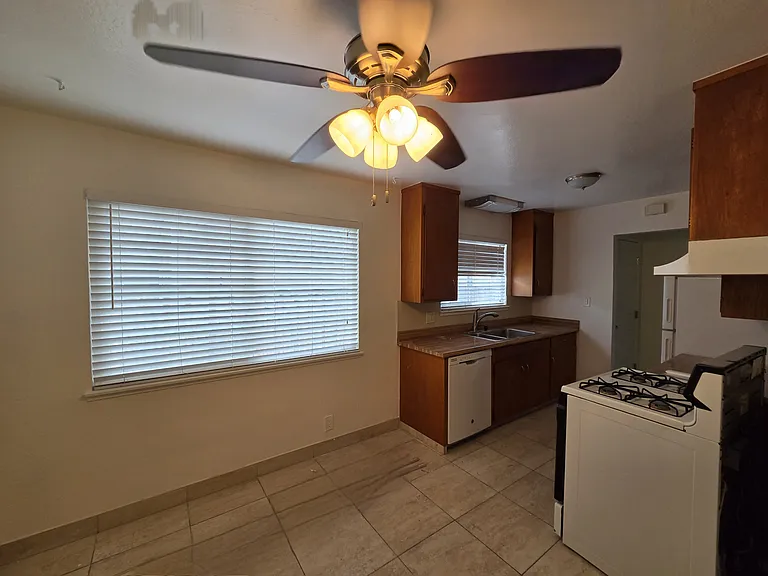 1300 White Dr — Photo 2