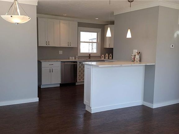 5th image of 48 Circle Dr