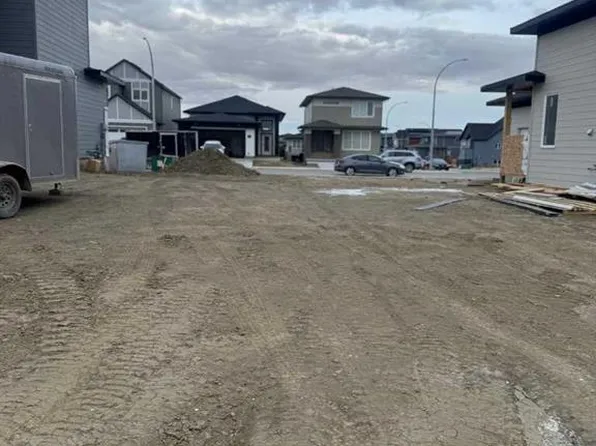 660 Devonia Rd W, Lethbridge, AB T1J 5J7