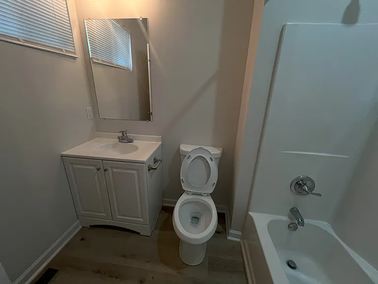 2324 Wilson Ave — Photo 14
