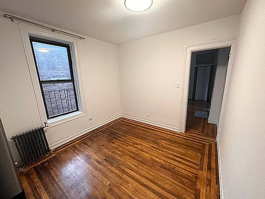 4th image of 35 E 17th St #4