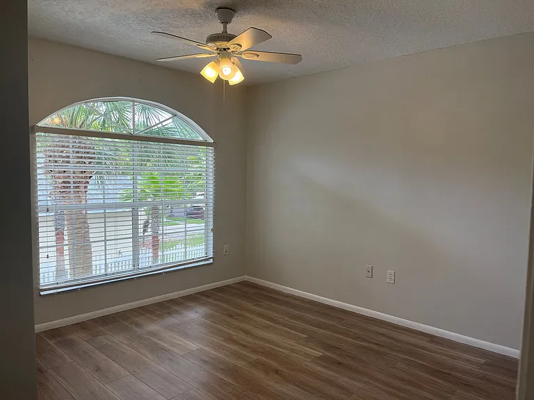 820 Stonechapel Ct — Photo 15