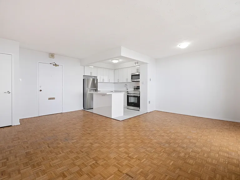 250 Frederick St — Photo 6