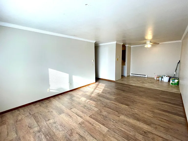 N114W15846 Sylvan Cir — Photo 23